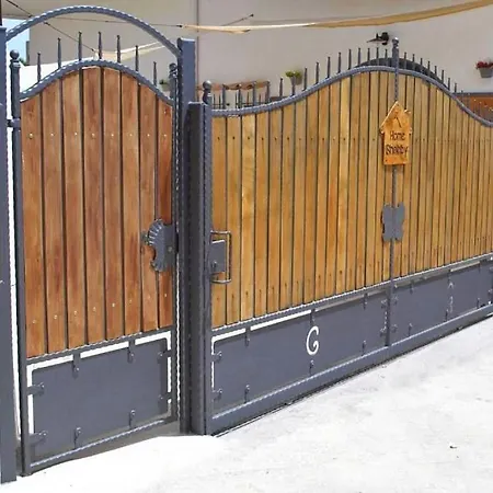 شقة Shabby بورتو إمبيدوكْلي