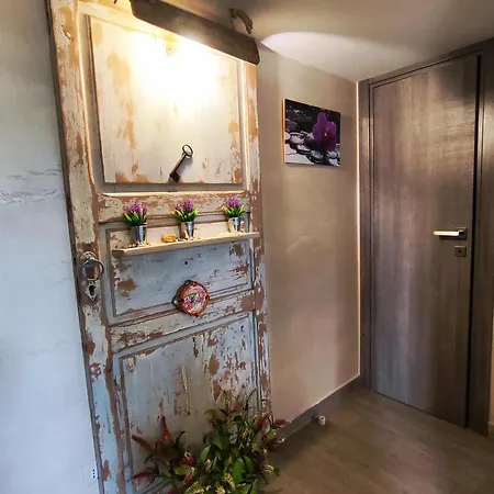 Shabby * بورتو إمبيدوكْلي